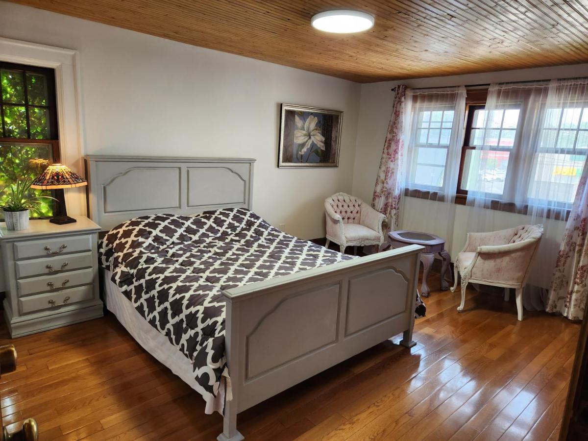 Classic Holiday home Niagara Falls
